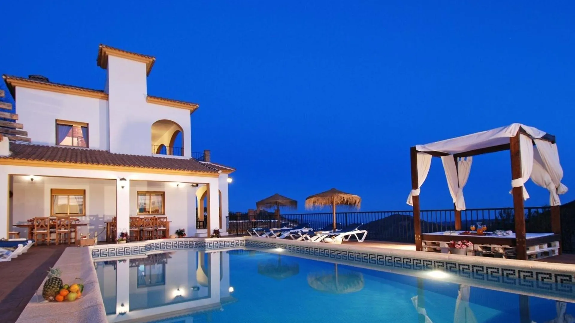 Villa Jose 2, Beheizter Pool, Meerblick Comares Σπίτι διακοπών