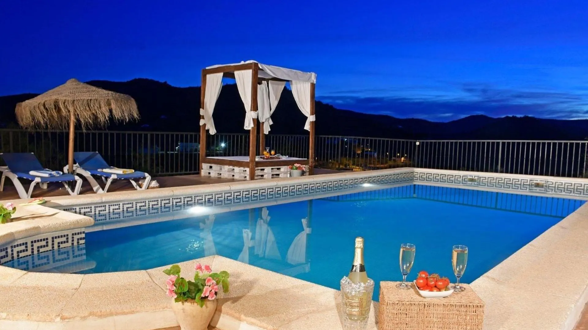Villa Jose 2, Beheizter Pool, Meerblick Comares